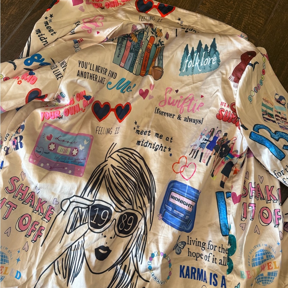 NWOT Taylor Swift PJ Button Up Top - Picture 6 of 6